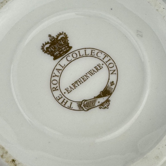 The Royal Collection Buckingham Palace Royal Guards Earthenware Coffee Mug UK - Picture 11 of 11